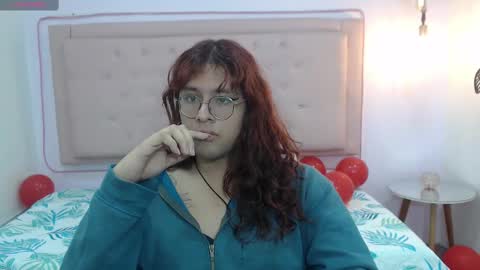 Snapshot of kate_pickman chatting on February 16, 3:05 am kate online show from February 16, 3:05 am