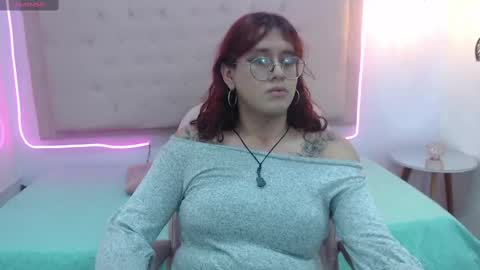 Snapshot of kate_pickman chatting on February 21, 2:50 am kate online show from February 21, 2:50 am