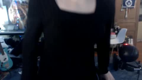 Snapshot of katiecutie_5 chatting on December 11, 5:35 am Katie online show from December 11, 5:35 am