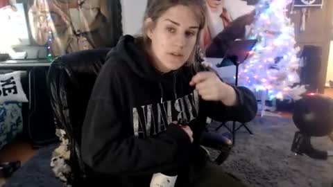Snapshot of katiecutie_5 chatting on January 8, 7:24 am Katie online show from January 8, 7:24 am