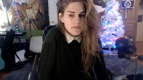 Snapshot of katiecutie_5 chatting on January 18, 5:03 am Katie online show from January 18, 5:03 am