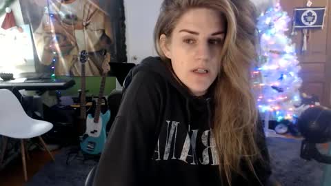 Snapshot of katiecutie_5 chatting on February 1, 4:03 am Katie online show from February 1, 4:03 am