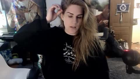 Snapshot of katiecutie_5 chatting on February 15, 5:30 am Katie online show from February 15, 5:30 am