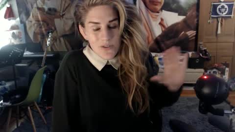 Snapshot of katiecutie_5 chatting on September 25, 5:03 am Katie online show from September 25, 5:03 am
