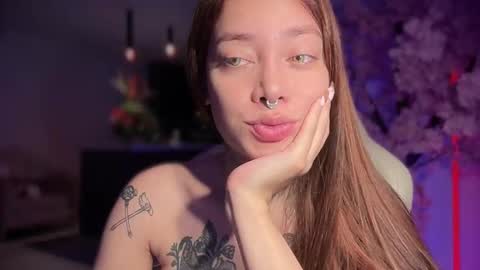 Snapshot of katy_monrroy chatting on February 21, 1:44 am Emily online show from February 21, 1:44 am