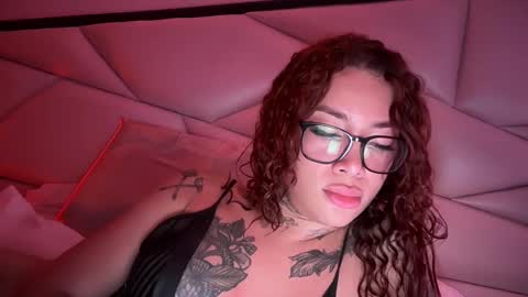 Snapshot of katy_monrroy chatting on October 2, 2:45 am Emily online show from October 2, 2:45 am