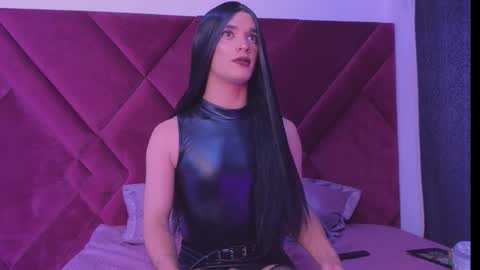Snapshot of kayalstone chatting on October 1, 7:53 am Cattleya stone online show from October 1, 7:53 am