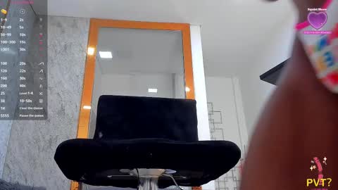 Snapshot of keila_mendoza chatting on March 6, 9:18 pm Keila online show from March 6, 9:18 pm