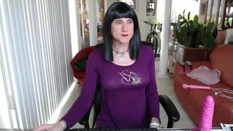 Snapshot of kellyannelynn chatting on January 25, 5:15 pm kellyanne Lynn but please call me fucktoy online show from January 25, 5:15 pm
