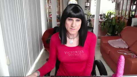 Snapshot of kellyannelynn chatting on February 8, 5:18 pm kellyanne Lynn but please call me fucktoy online show from February 8, 5:18 pm
