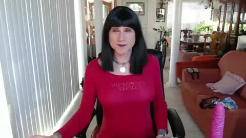 Snapshot of kellyannelynn chatting on March 1, 4:44 pm kellyanne Lynn but please call me fucktoy online show from March 1, 4:44 pm