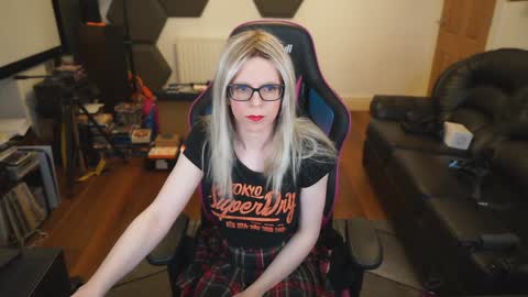 Snapshot of kelseycobalt chatting on December 12, 9:48 pm kelseycobalt online show from December 12, 9:48 pm