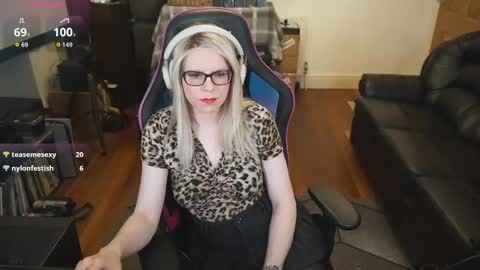 Snapshot of kelseycobalt chatting on October 6, 9:37 pm kelseycobalt online show from October 6, 9:37 pm