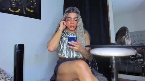 Kendall online show from October 14, 7:42 am