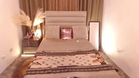 kendalveronika online show from October 3, 8:03 am