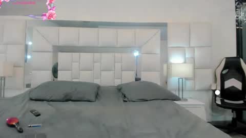 Snapshot of kendra_bailey chatting on February 11, 8:20 pm Kendra Bailey online show from February 11, 8:20 pm