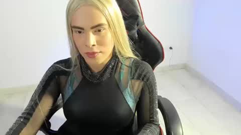 Snapshot of kerly_monroe chatting on January 8, 9:23 pm Kerly online show from January 8, 9:23 pm
