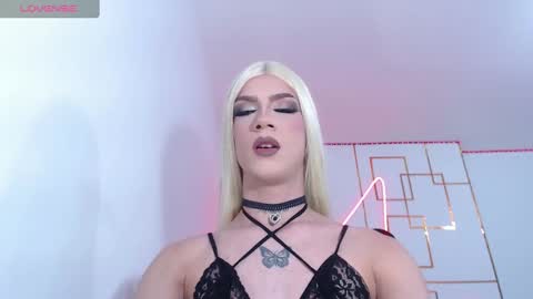 Snapshot of khalany_hadid chatting on January 4, 5:27 am kahalany online show from January 4, 5:27 am