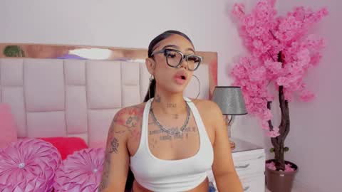 Snapshot of khelany_isyy chatting on January 9, 9:16 pm Khelany Isyy online show from January 9, 9:16 pm
