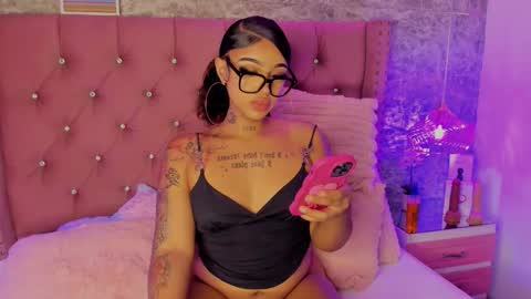 Snapshot of khelany_isyy chatting on October 7, 1:34 pm Khelany Isyy online show from October 7, 1:34 pm