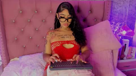 Snapshot of khelany_isyy chatting on October 8, 3:57 pm Khelany Isyy online show from October 8, 3:57 pm