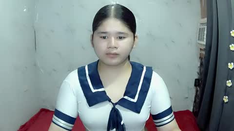 Snapshot of kianna_schmitz chatting on February 2, 11:19 am Your SweetGirl Ts online show from February 2, 11:19 am