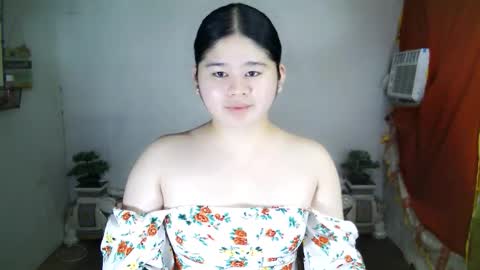 Snapshot of kianna_schmitz chatting on September 20, 5:24 am Your SweetGirl Ts online show from September 20, 5:24 am