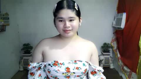 Snapshot of kianna_schmitz chatting on September 22, 4:56 pm Your SweetGirl Ts online show from September 22, 4:56 pm