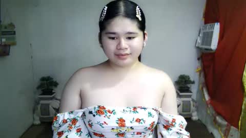 Snapshot of kianna_schmitz chatting on September 23, 9:32 pm Your SweetGirl Ts online show from September 23, 9:32 pm