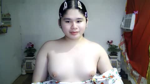 Snapshot of kianna_schmitz chatting on September 29, 5:01 pm Your SweetGirl Ts online show from September 29, 5:01 pm