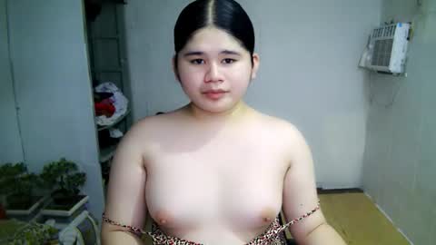 Your SweetGirl Ts online show from October 18, 9:57 am