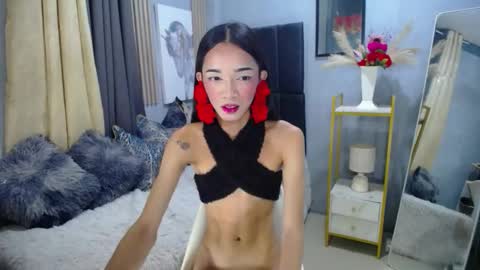 kieramoore online show from December 14, 11:05 am