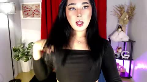 Im Mia online show from November 6, 7:30 am