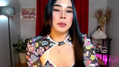 Im Mia online show from November 14, 8:00 am