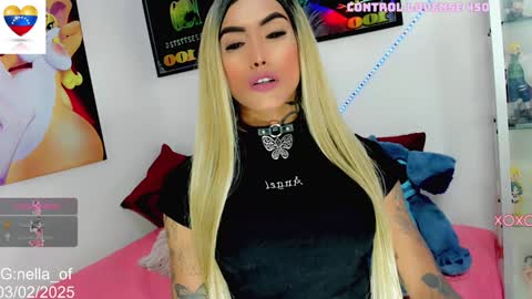 Snapshot of kilye_nellaa chatting on February 3, 10:32 pm kylie anthonella online show from February 3, 10:32 pm