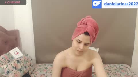 Snapshot of kimberjamesxx chatting on January 22, 3:09 am DANIELA online show from January 22, 3:09 am