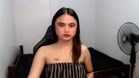 Snapshot of kimmy_fuckinggreat chatting on February 11, 4:44 am kim ejara online show from February 11, 4:44 am