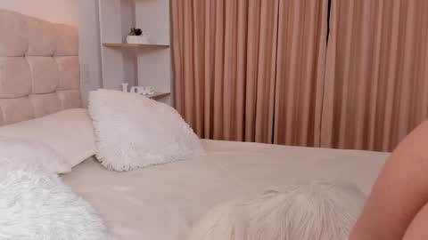 Snapshot of kittyskirtt chatting on October 15, 3:39 am Sebastian online show from October 15, 3:39 am