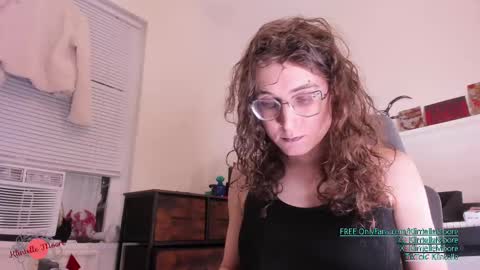 Snapshot of klintellemoore chatting on March 10, 4:28 am Klintelle Moore online show from March 10, 4:28 am