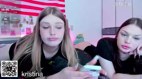 Snapshot of krisi_myrr chatting on September 10, 12:37 pm Kristina3 online show from September 10, 12:37 pm