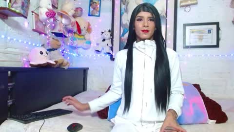 krisstal703358 online show from January 13, 4:42 am