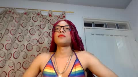 Snapshot of kristaltsxxx chatting on December 31, 2:14 pm kristal online show from December 31, 2:14 pm