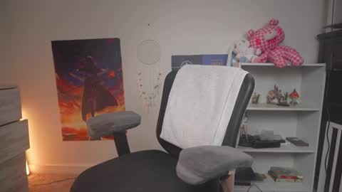 Krystal Syx online show from December 17, 1:33 am