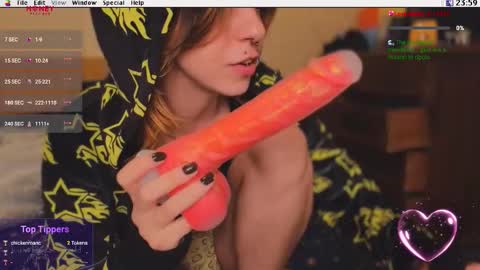 Snapshot of kuntboyzworld chatting on October 7, 10:00 pm Krypto hethey online show from October 7, 10:00 pm