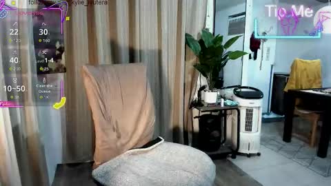 kylie online show from September 18, 8:08 am