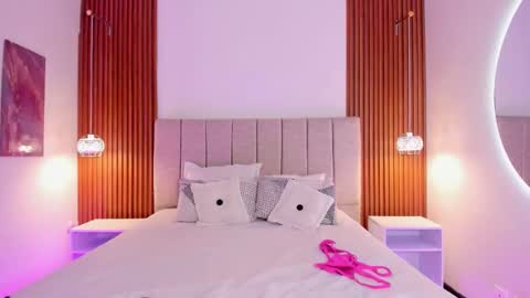 kloe sofia online show from February 3, 12:10 pm