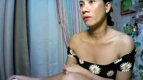 Snapshot of kyutshyne chatting on February 2, 3:32 am kyutshyne online show from February 2, 3:32 am
