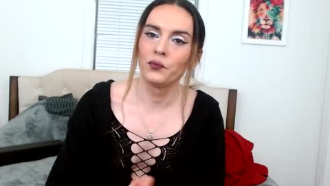 Snapshot of laceyphoenix1 chatting on January 10, 1:21 am Lacey Phoenix online show from January 10, 1:21 am