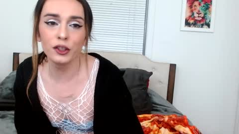 Snapshot of laceyphoenix1 chatting on January 28, 2:32 am Lacey Phoenix online show from January 28, 2:32 am