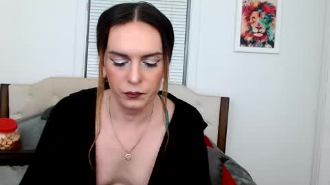 Snapshot of laceyphoenix1 chatting on February 10, 2:30 am Lacey Phoenix online show from February 10, 2:30 am